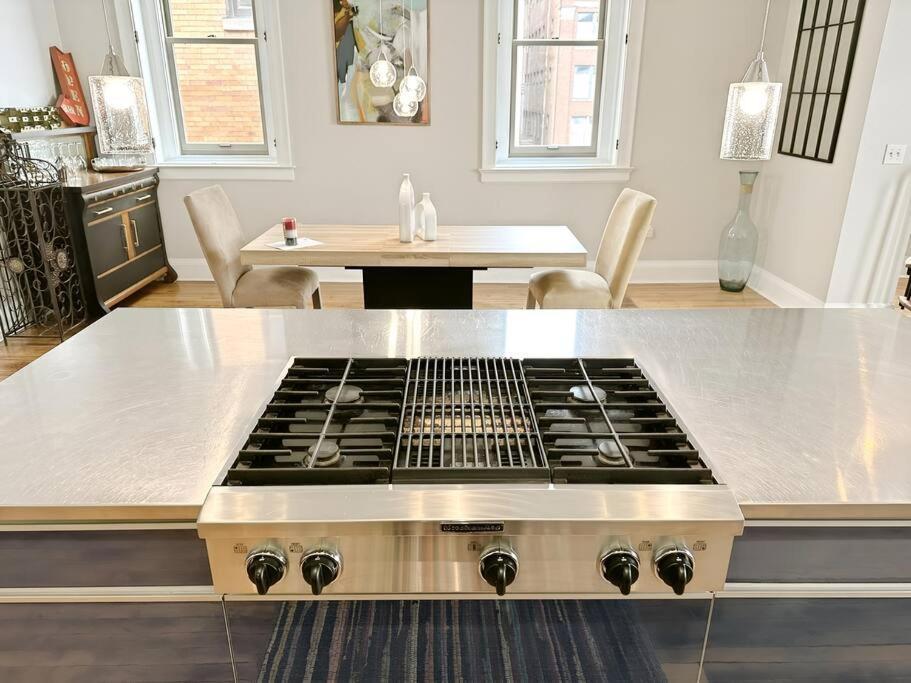 The Historic Lyric Penthouse With Private Rooftop Cincinnati Bagian luar foto