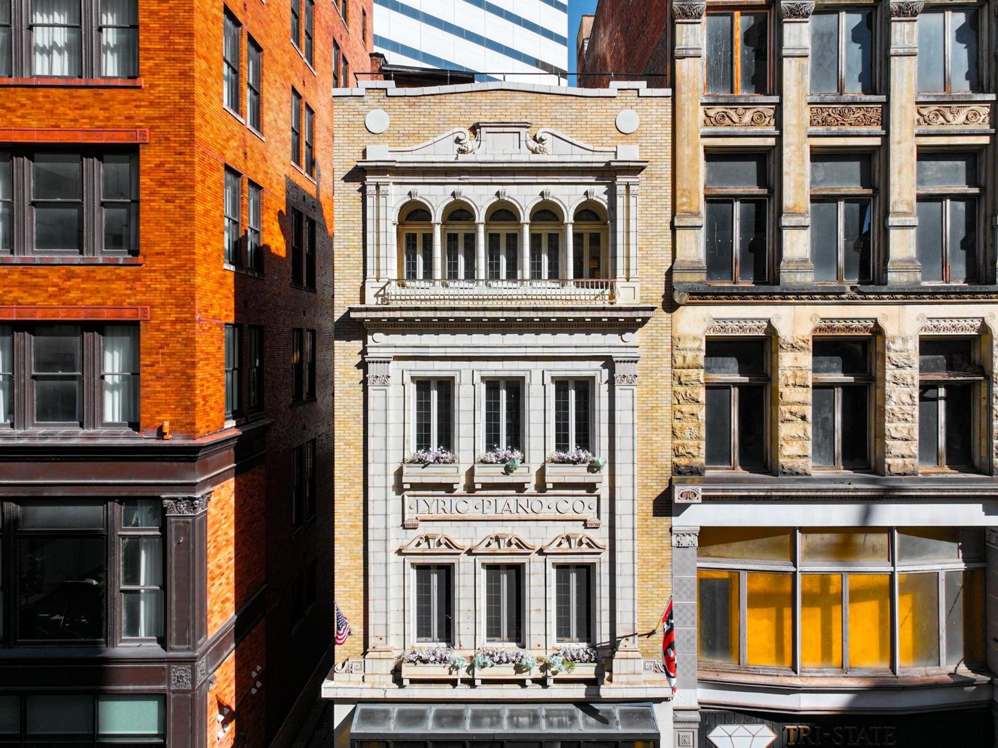 The Historic Lyric Penthouse With Private Rooftop Cincinnati Bagian luar foto