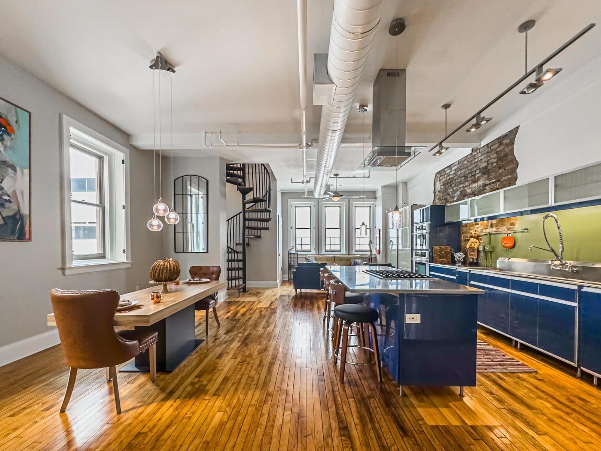 The Historic Lyric Penthouse With Private Rooftop Cincinnati Bagian luar foto