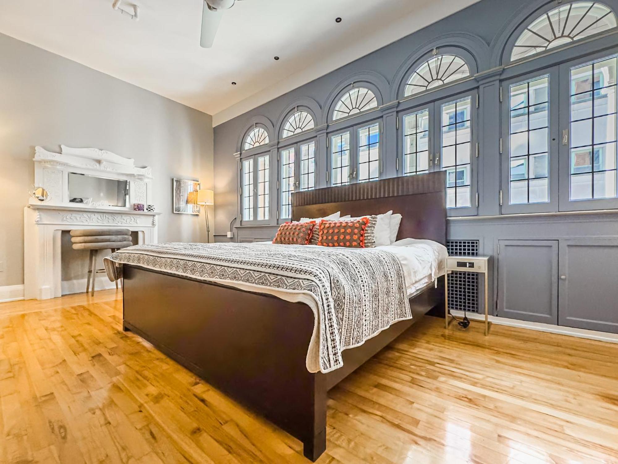 The Historic Lyric Penthouse With Private Rooftop Cincinnati Bagian luar foto